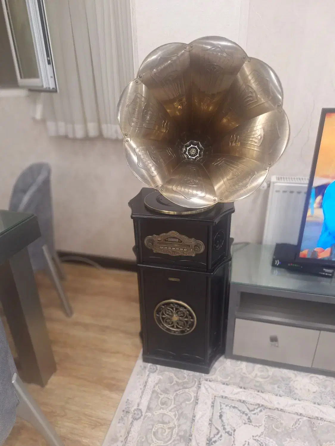 گرامافون|سیستم صوتی خانگی|قم, جهان بینی|دیوار