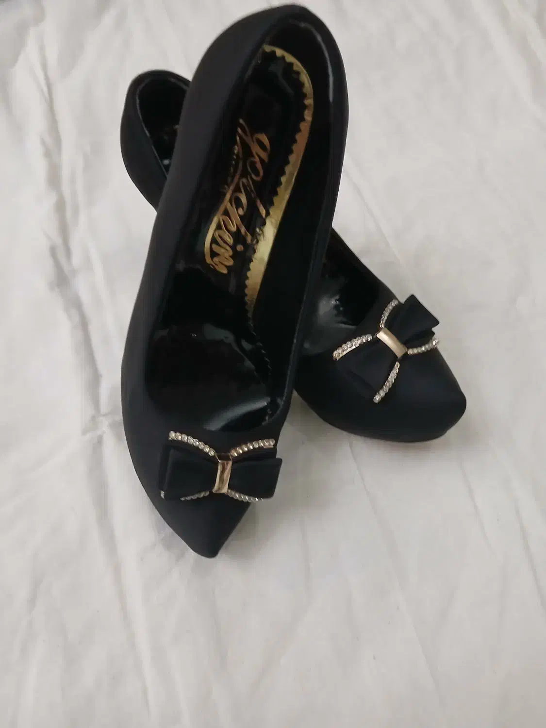 کفش مجلسی|کیف، کفش، کمربند|خوی, |دیوار