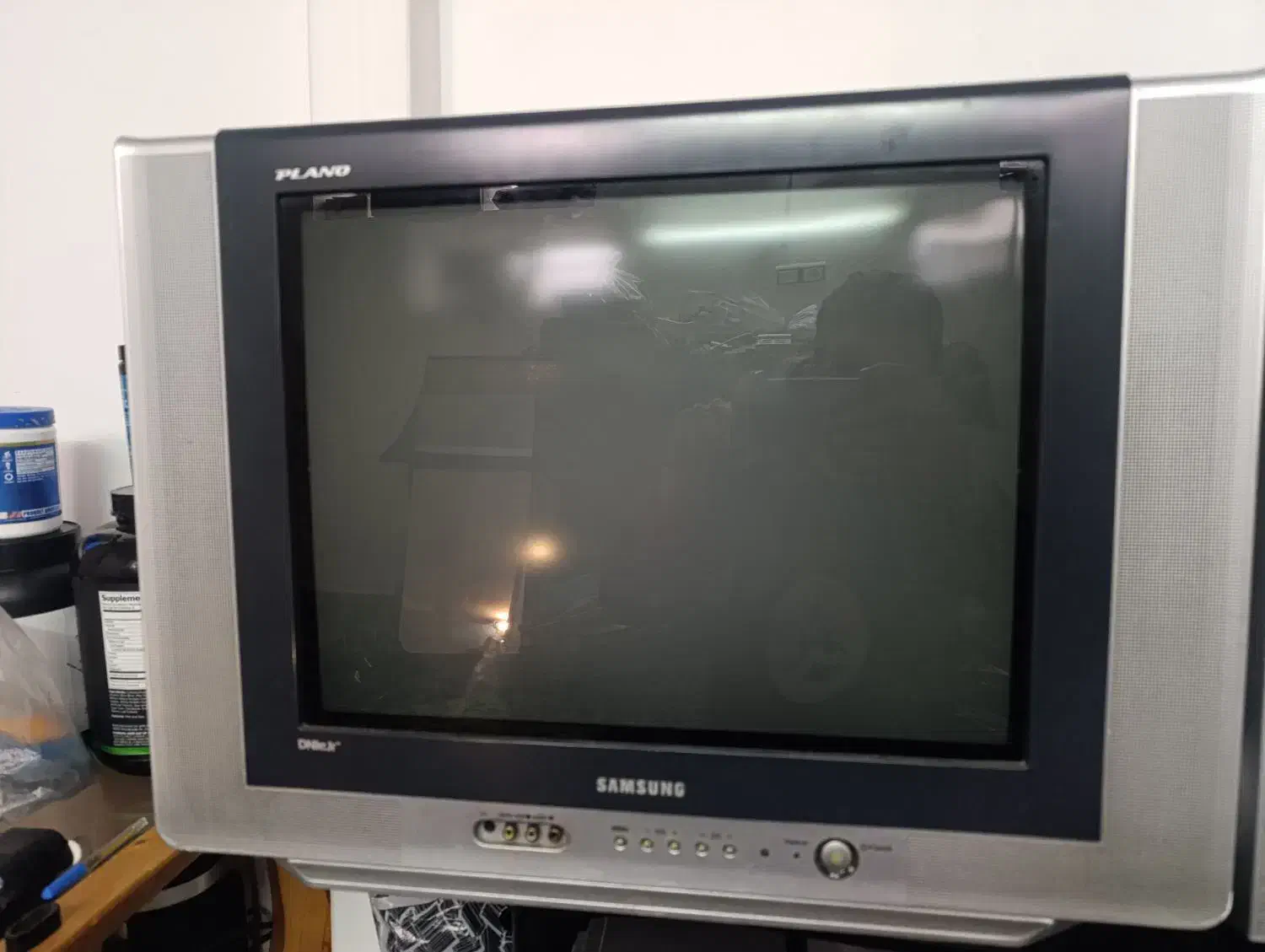 تلویزیون ۲۳ اینچ|تلویزیون و پروژکتور|ارومیه, |دیوار