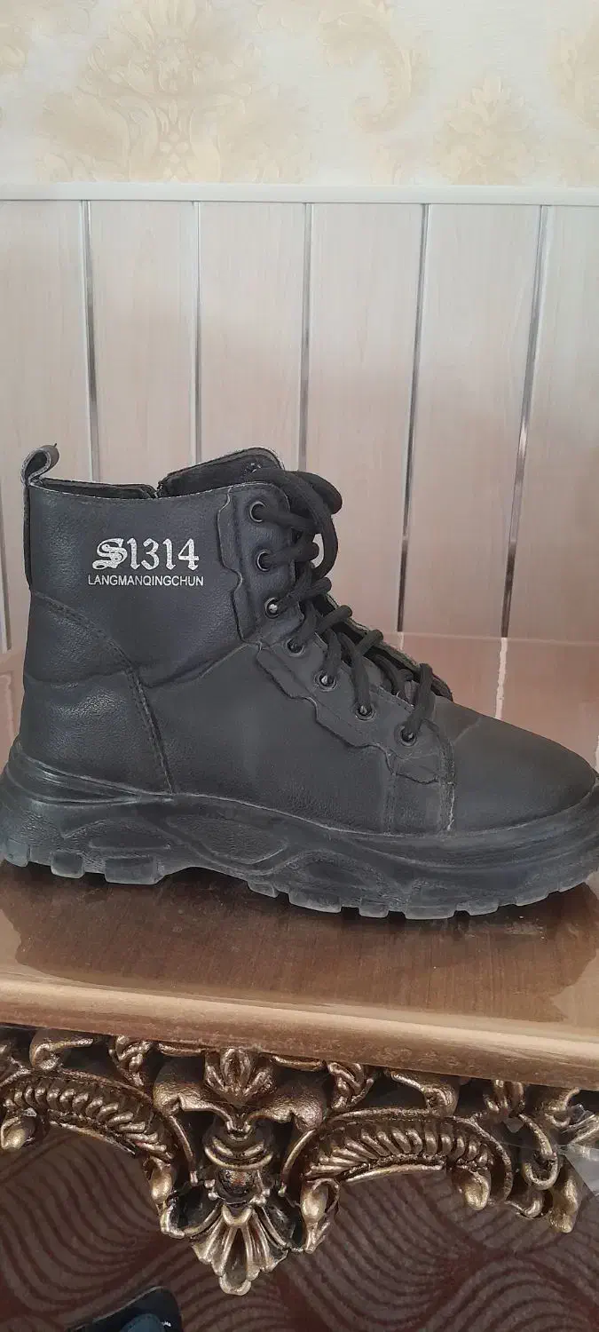 بوتین پسرانه ودخترانه|کیف، کفش، کمربند|اهر, |دیوار