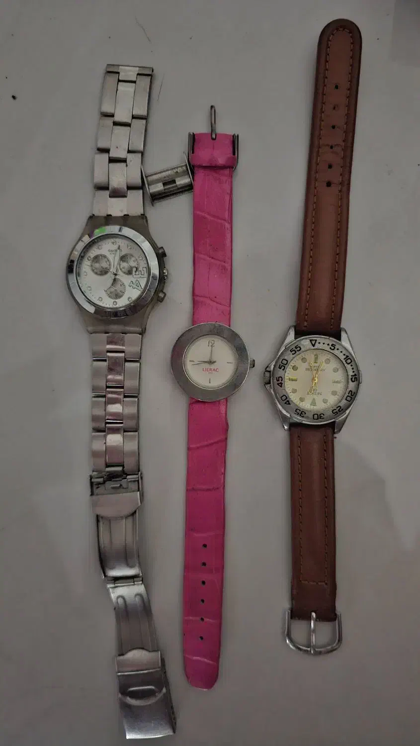 استفاده از قطعات ساعت های قدیمی|ساعت|رشت, فرودگاه سردار جنگل رشت|دیوار