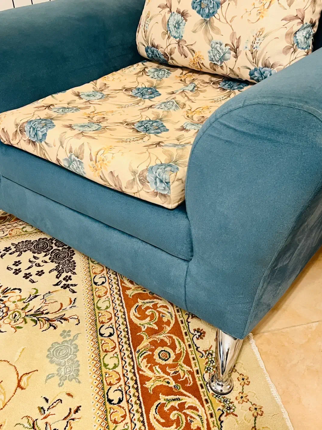 فروش مبل هفت نفره و شش عدد صندلی ناهار خوری|مبلمان خانگی و میز عسلی|ساری, |دیوار