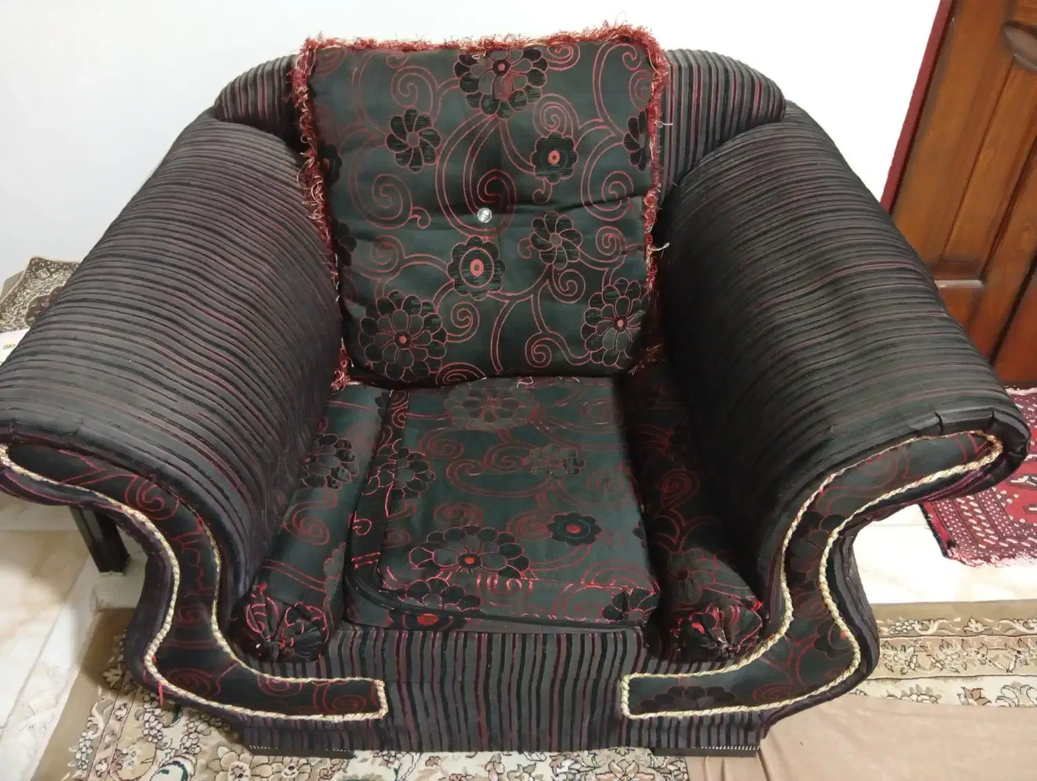 مبل قدیمی|مبلمان خانگی و میز عسلی|زاویه, |دیوار