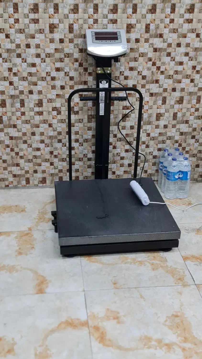 باسکول ۳۰۰ کیلویی محک و ترازو|فروشگاه و مغازه|تهران, تهرانپارس غربی|دیوار