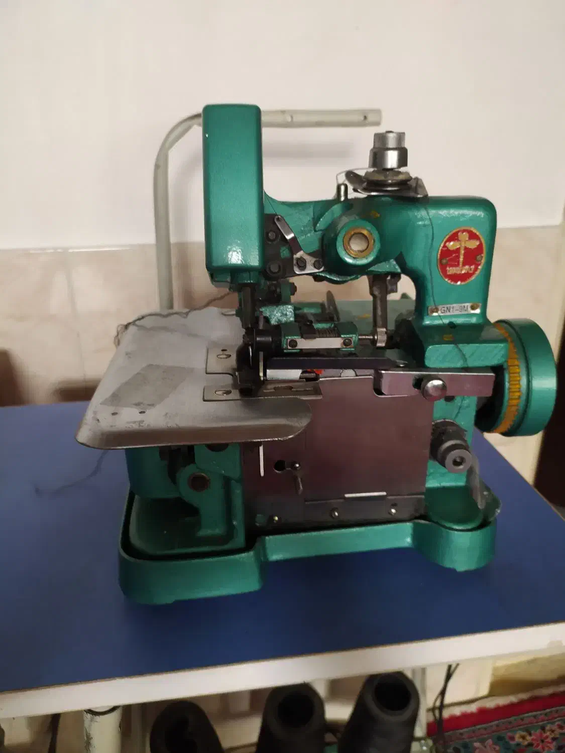 سردوز|چرخ خیاطی و ریسندگی|میانه, |دیوار