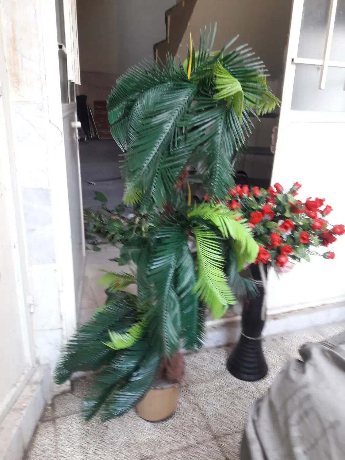 گلدان با گل مضنوعی ودرختچه مضنوعی|گل مصنوعی|قدس, شهرقدس|دیوار