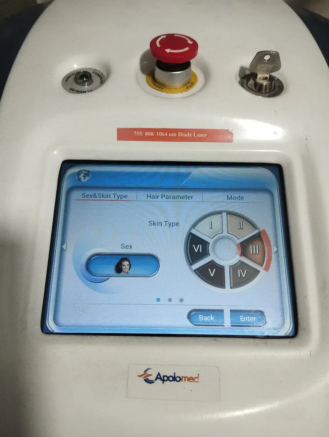 فروش دو عدد دستگاه لیزر و کیوسوییچ|آرایشی، بهداشتی، درمانی|کرج, اخترآباد|دیوار