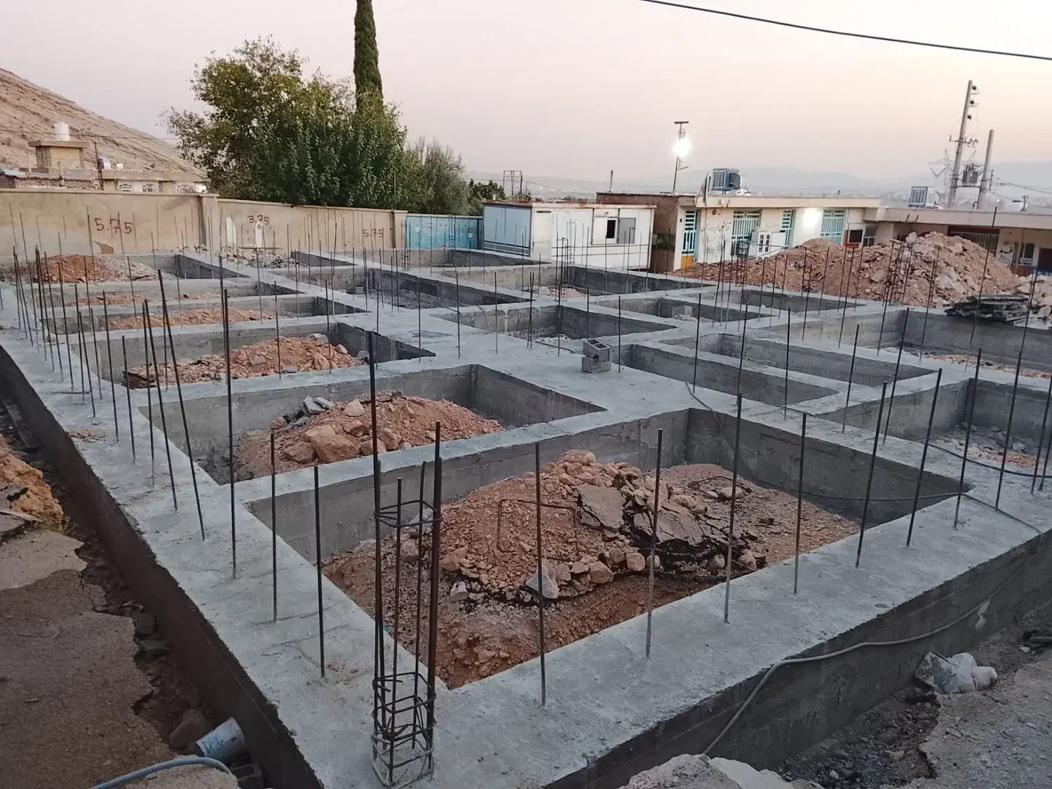 اجرای  کف تا سقف ،اسکلت بتنی،بنای آجری ،پلاستر ،|خدمات پیشه و مهارت|فیروزآباد (فارس), |دیوار