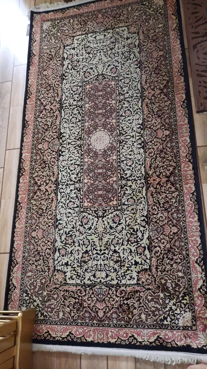 فرش|فرش|قم, باغ کرباسی|دیوار