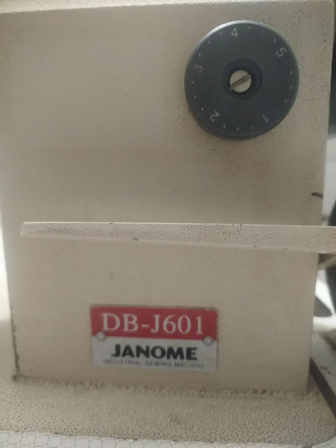 چرخ خیاطی راسته دوز ژانومه اصل و یک عدد چرخ سردوز|چرخ خیاطی و ریسندگی|یزد, |دیوار