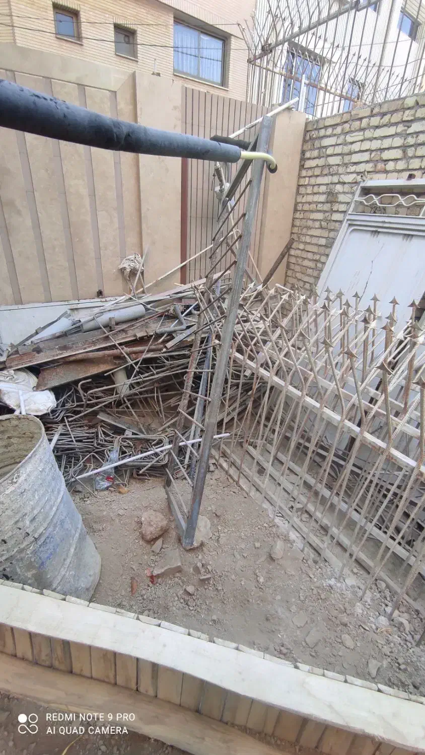 فروش ضایعات اهن و درب اهنی و حفاظ اهنی و خاموت|مصالح و تجهیزات ساختمان|اصفهان, خواجو|دیوار