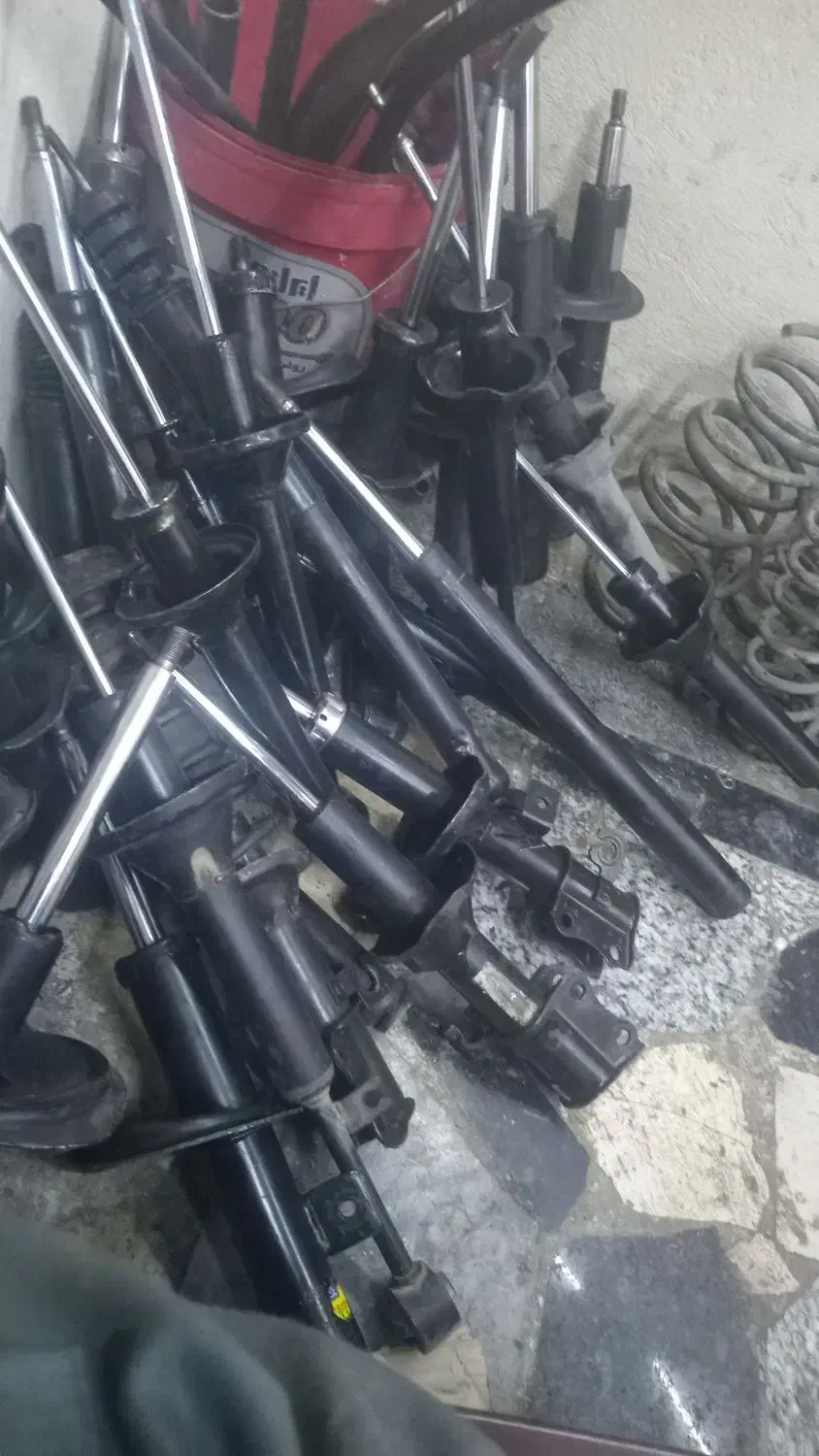 کمک و لوازم استوک تمامی ماشین ها|قطعات یدکی و لوازم جانبی|همدان, |دیوار