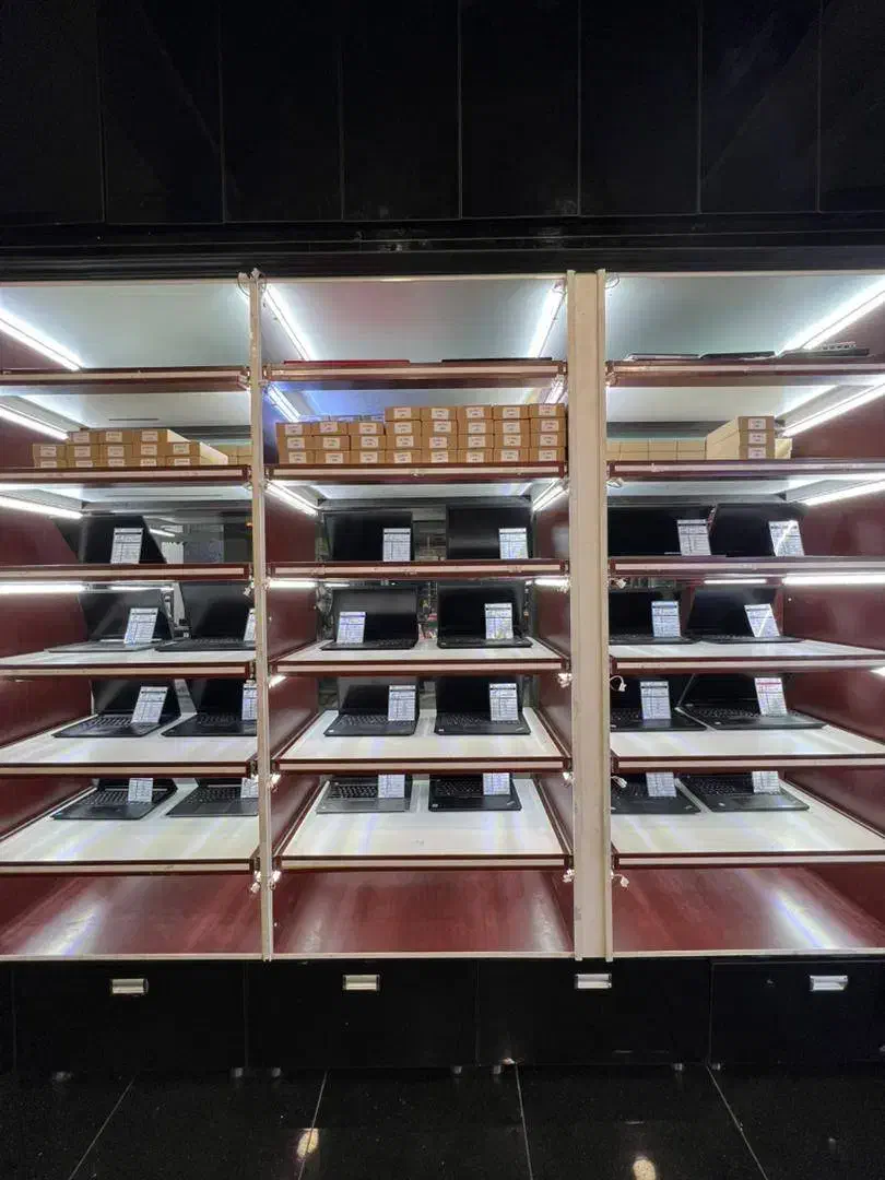 ویترین|فروشگاه و مغازه|تهران, فلسطین (میدان انقلاب)|دیوار