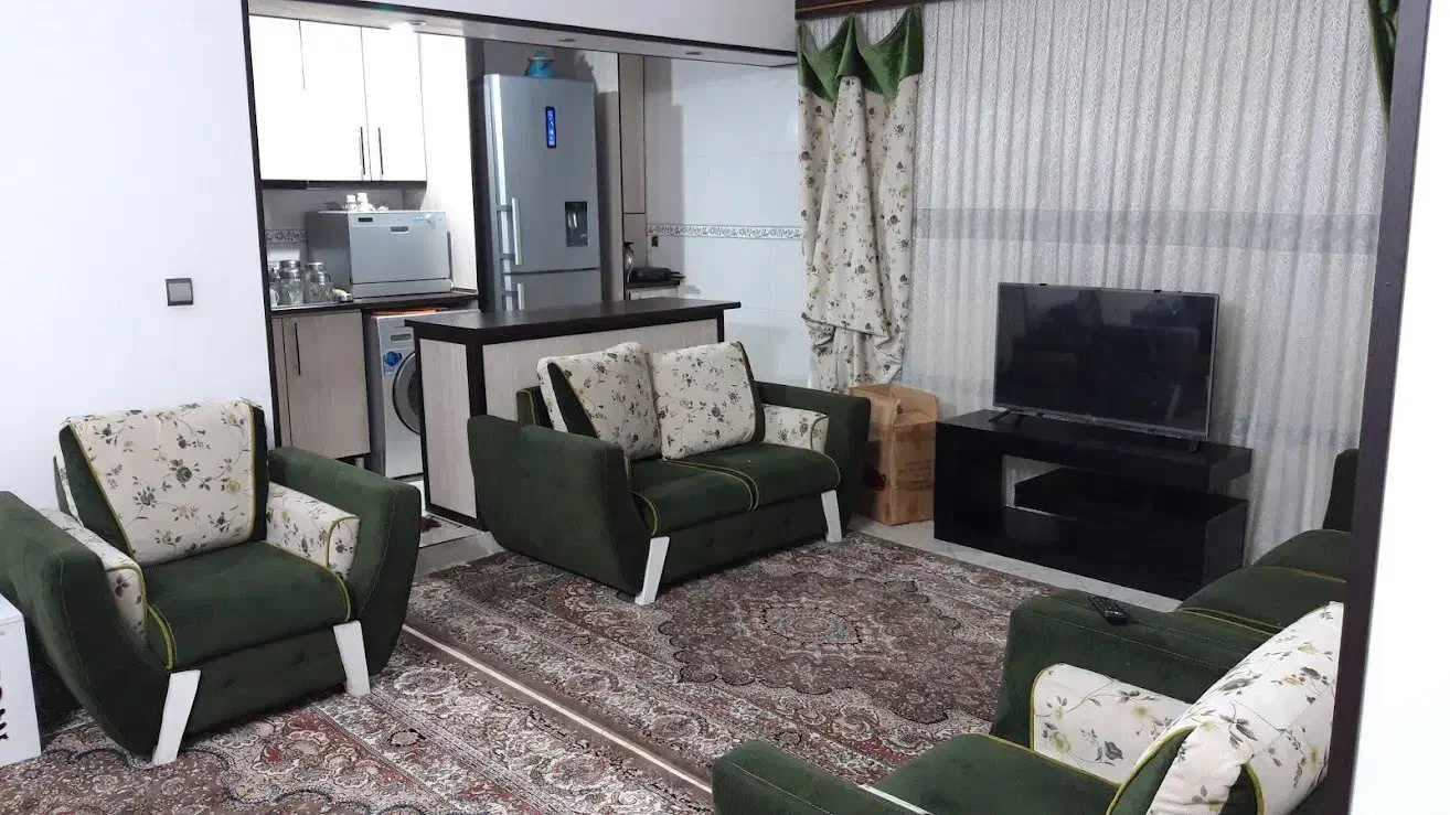 مبل و پرده کارکرده|مبلمان خانگی و میز عسلی|قم, شهرک شهرداری|دیوار