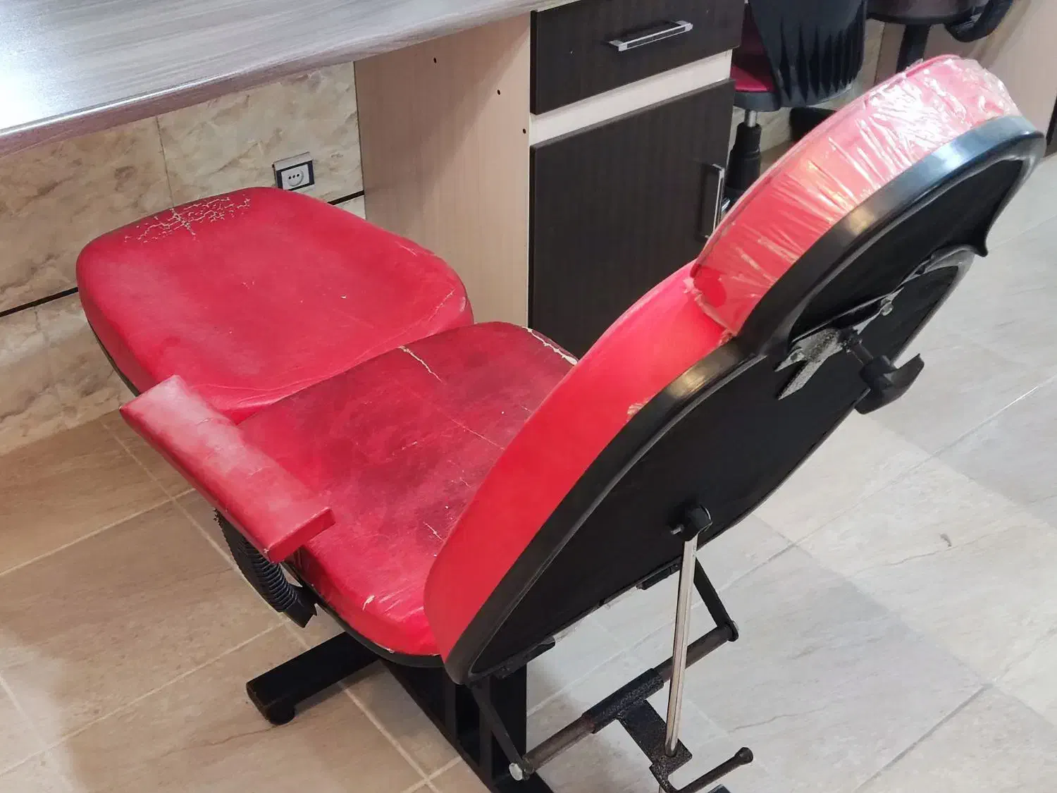 صندلی اصلاح آرایشگاهی|آرایشگاه و سالن‌های زیبایی|ملایر, |دیوار