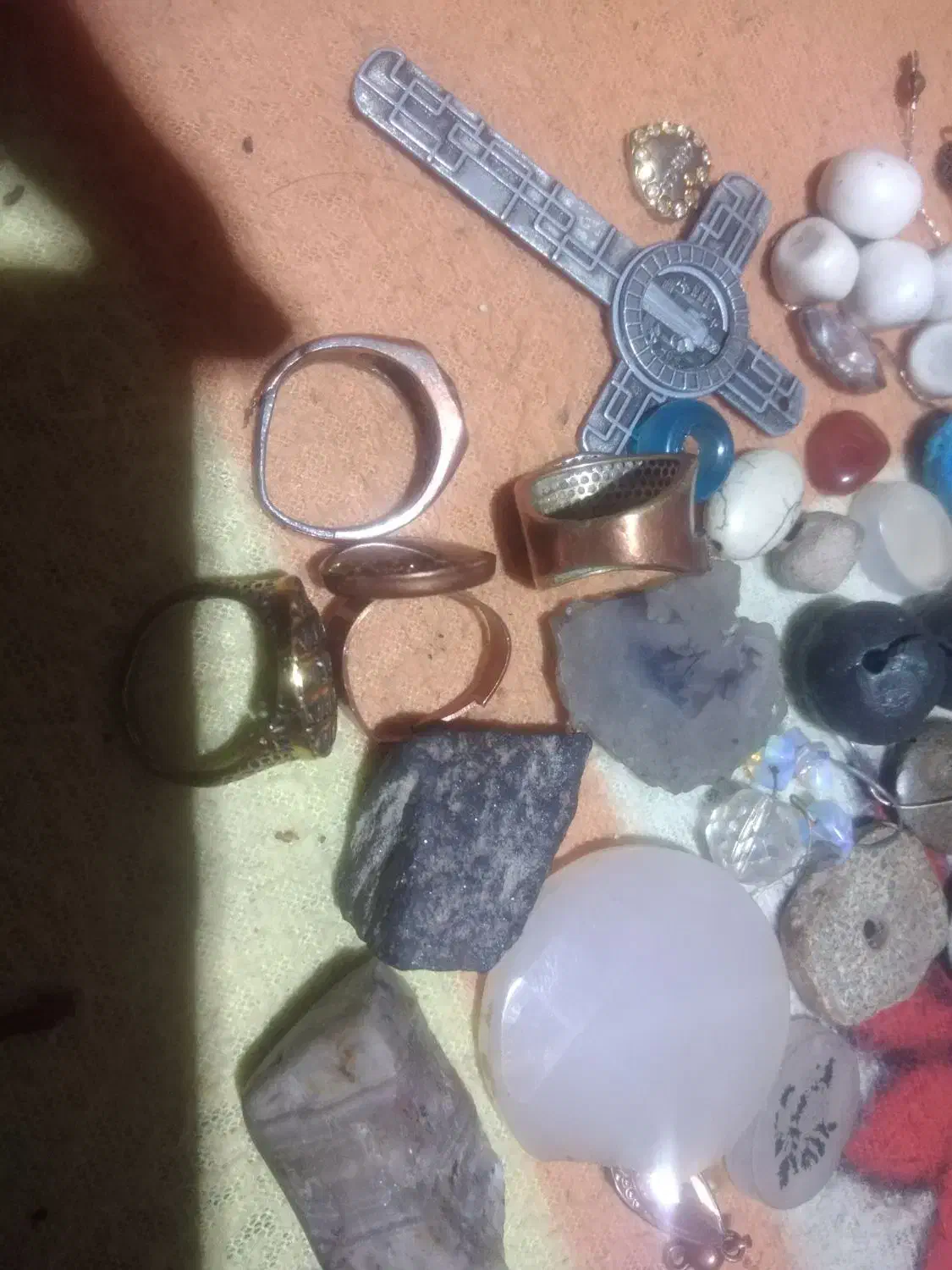 مقداری سنگ قیمتی وسکه ویک شهاب سنگ|بدلیجات|شیراز, گلکوب|دیوار