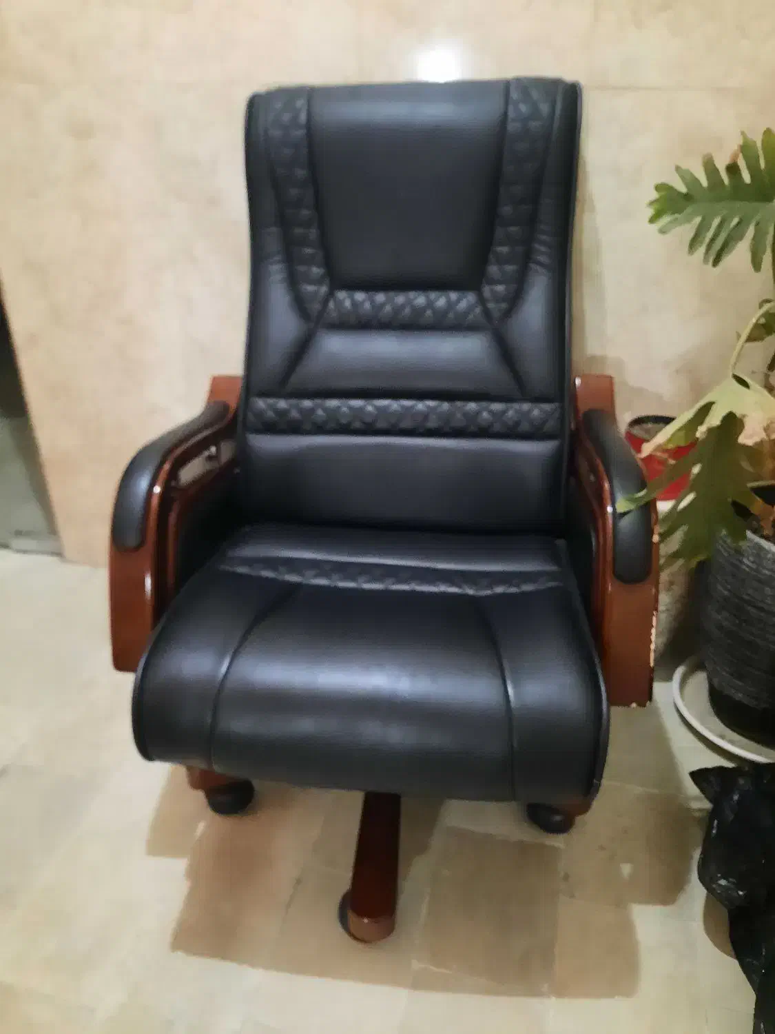 صندلی چرمی|صندلی و نیمکت|تهران, جوادیه|دیوار