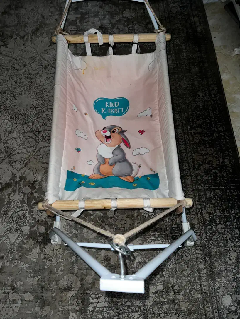 گهواره|اسباب و اثاث بچه|قشم, |دیوار