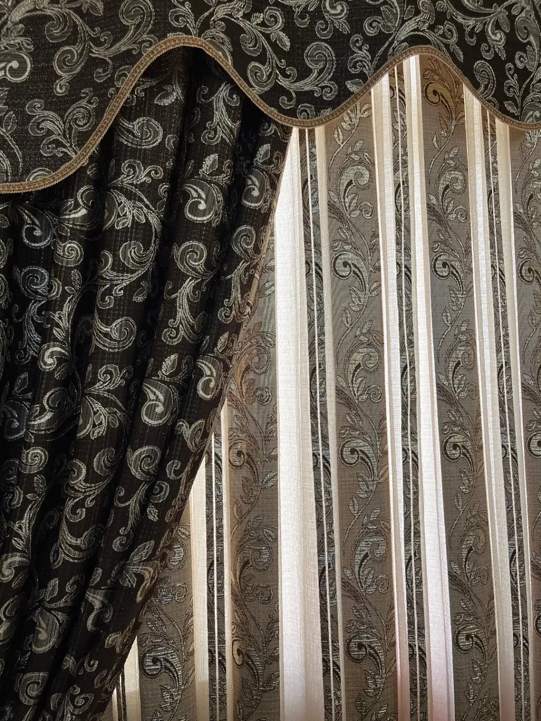 پرده سلطنتی کاملا سالم|پرده، رانر، رومیزی|اردبیل, |دیوار