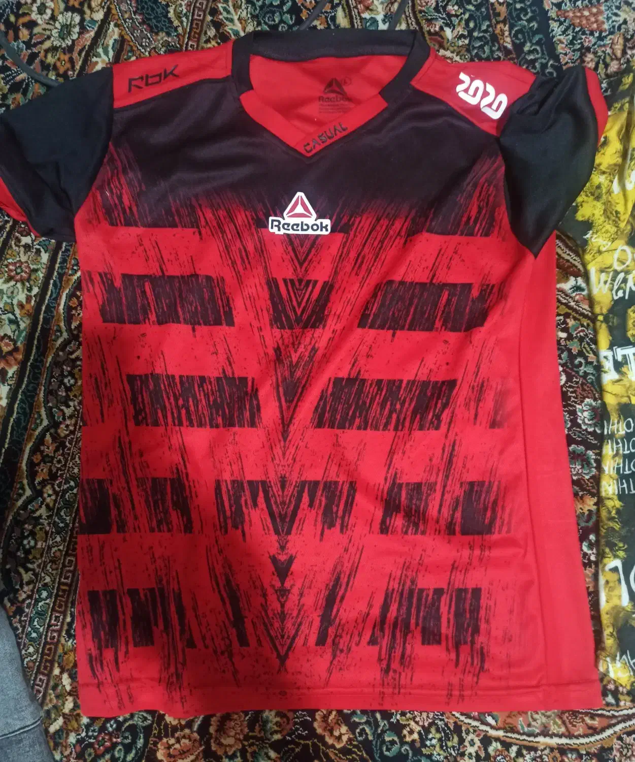 تی شرت|لباس|وحیدیه, |دیوار