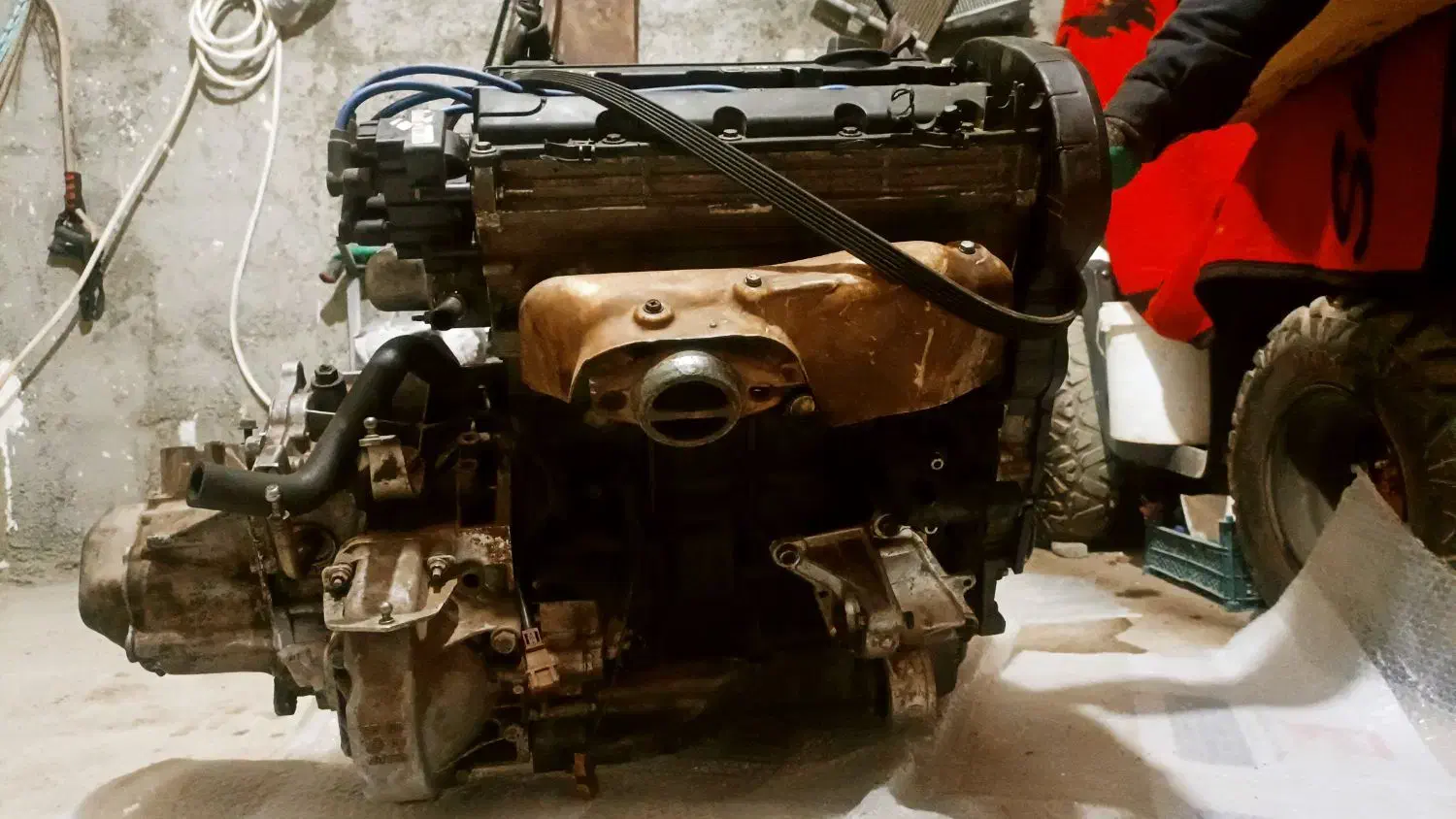 موتور زانتیا و یه سری وسایل زانتیا و پژو 2000|قطعات یدکی و لوازم جانبی|سنندج, |دیوار