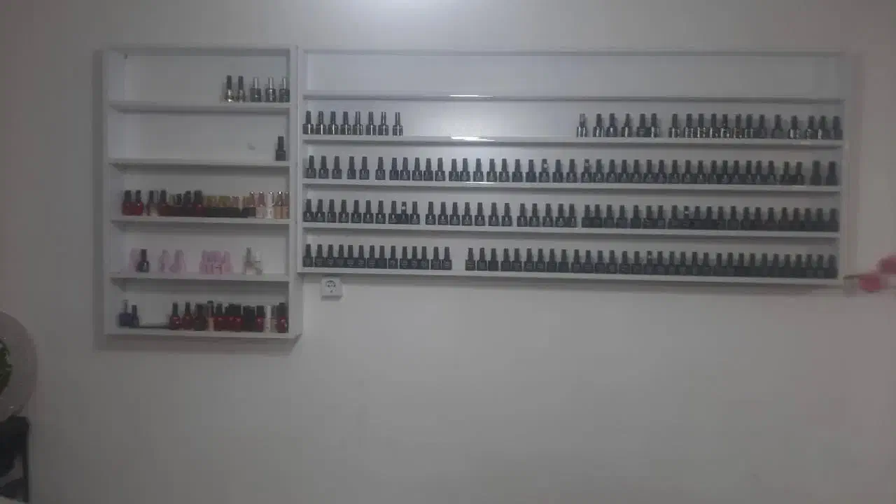 استند ناخن استند دیواری|آرایشگاه و سالن‌های زیبایی|فولادشهر, B7|دیوار