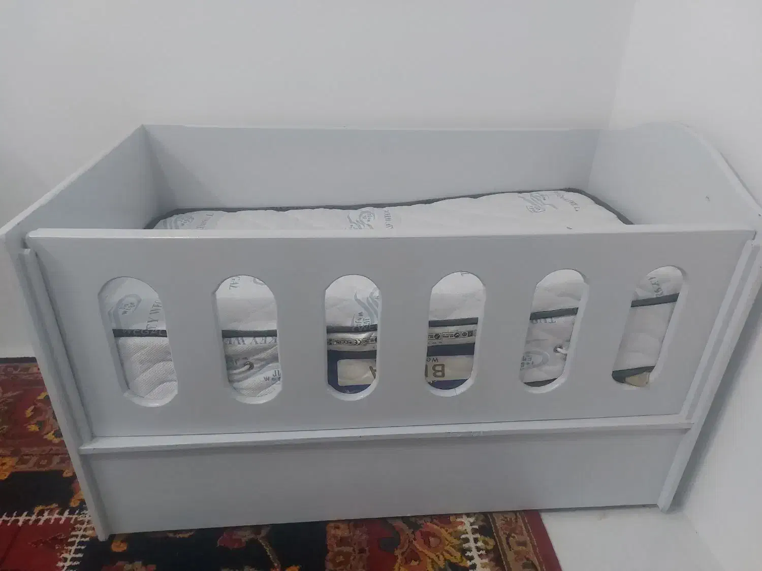 تخت کودک و نوجوان تمام چوب رنگ پلی ارتان همراه تشک|تخت و سرویس خواب|قوچان, |دیوار