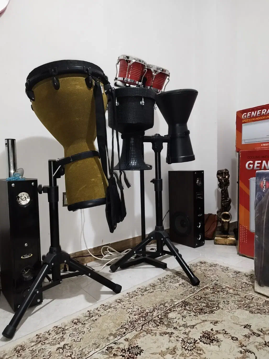 ادوات پرکاشن|درام و پرکاشن|رشت, حمیدیان|دیوار