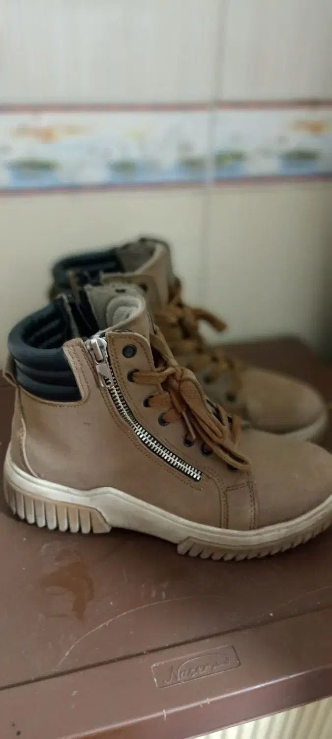 کفش|کیف، کفش، کمربند|قرچک, شهرک الحدید|دیوار