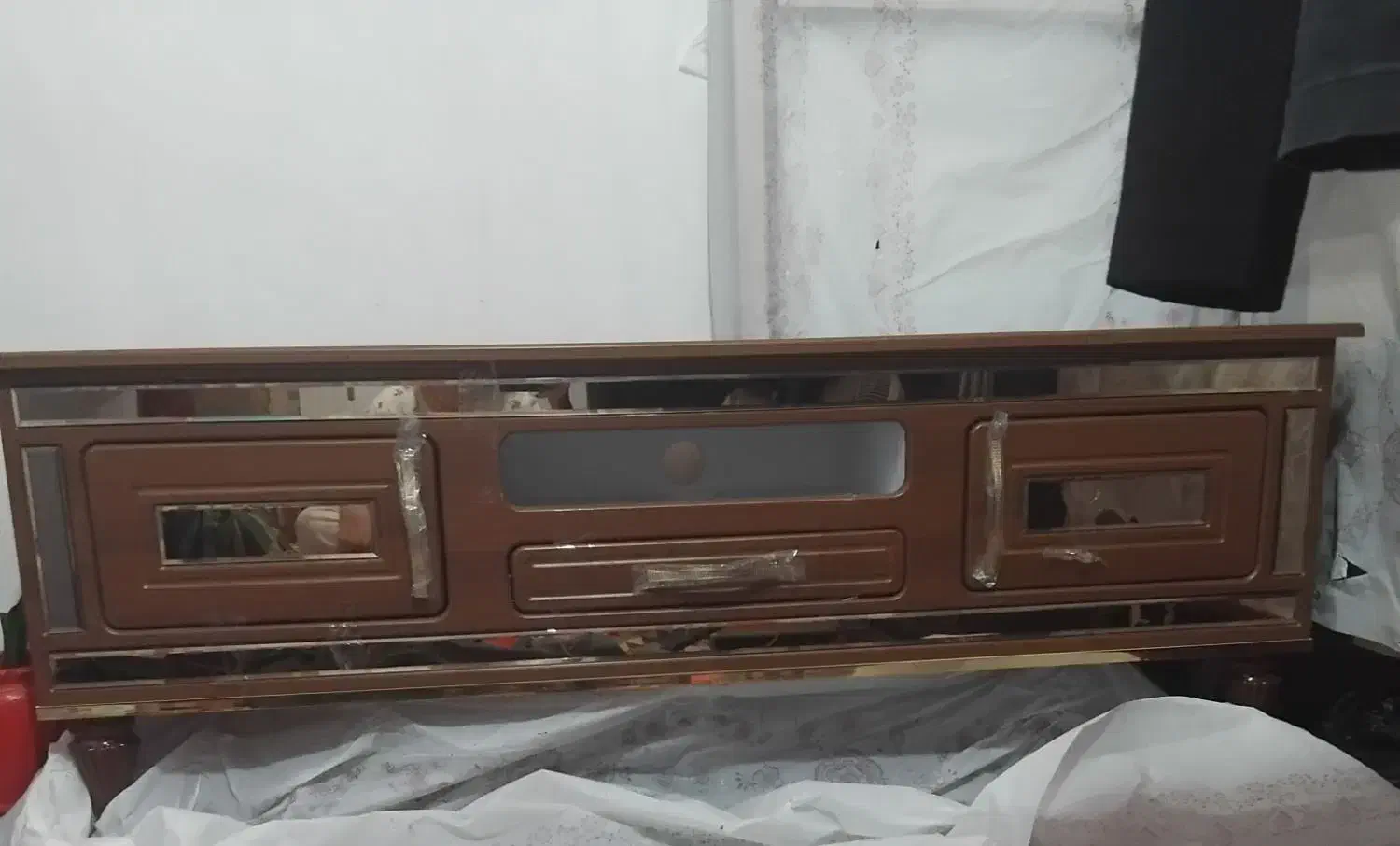 زیر تلوزیون|میز تلویزیون|رومشکان, |دیوار