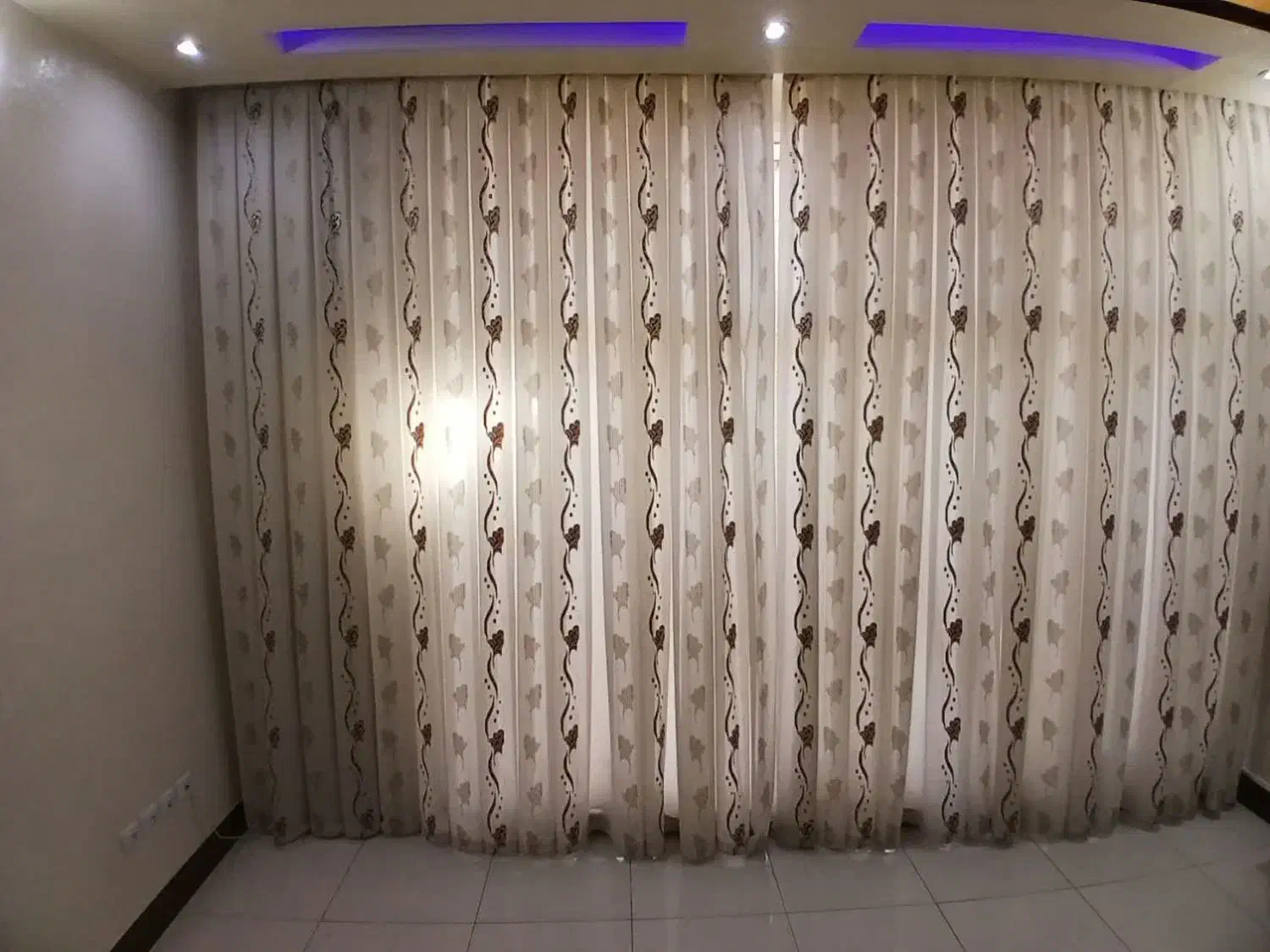 پرده حریر|پرده، رانر، رومیزی|برخوار, |دیوار