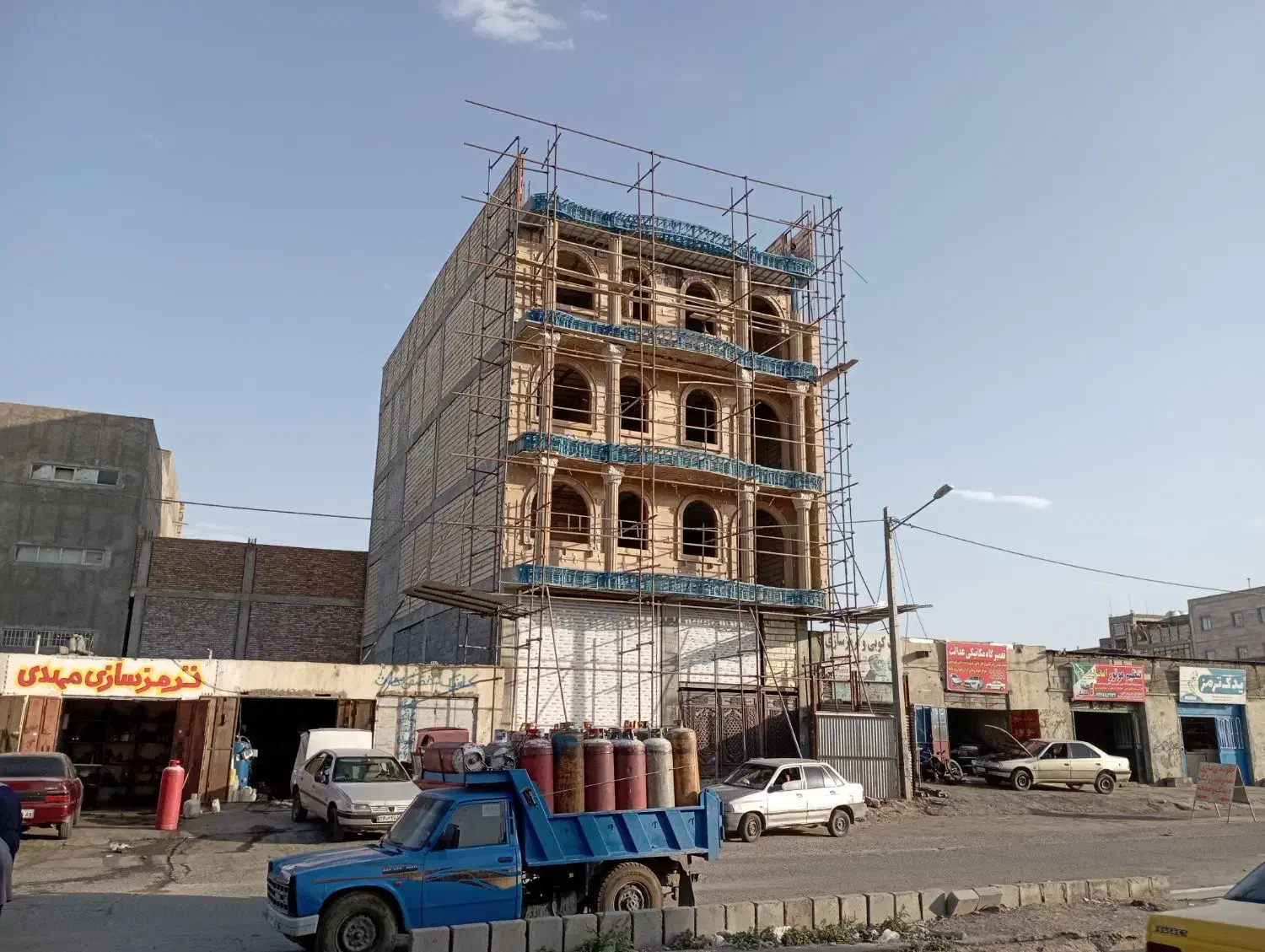 استخدام نیرو برای داربست استا کار حرفه ای و شاگرد|استخدام معماری، عمران و ساختمانی|زاهدان, |دیوار