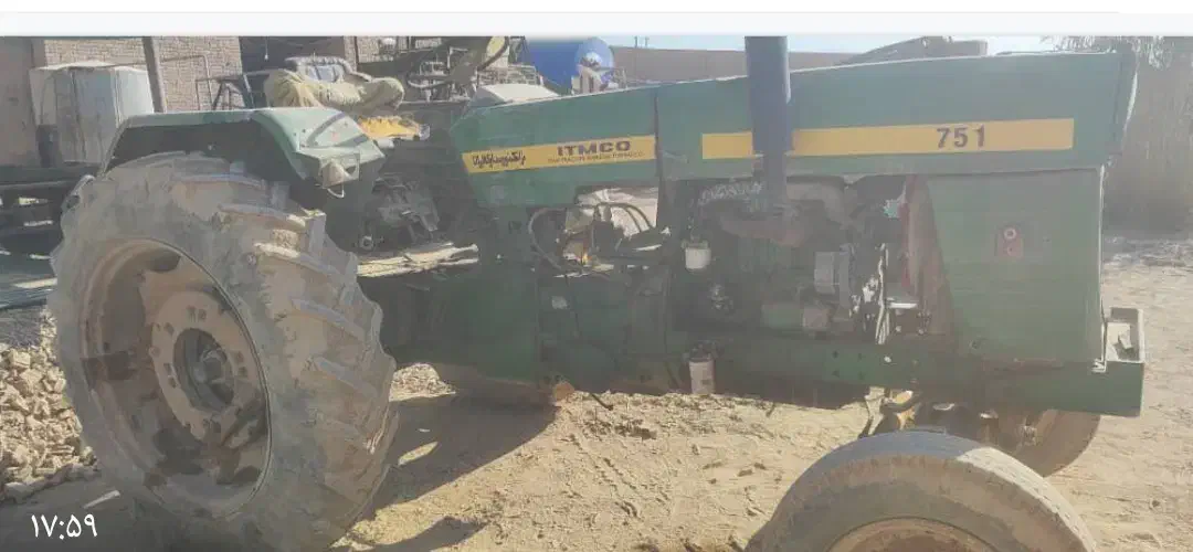 تراکتور مدل ۷۲|خودرو سنگین|مرودشت, بیست متری بیمارستان|دیوار