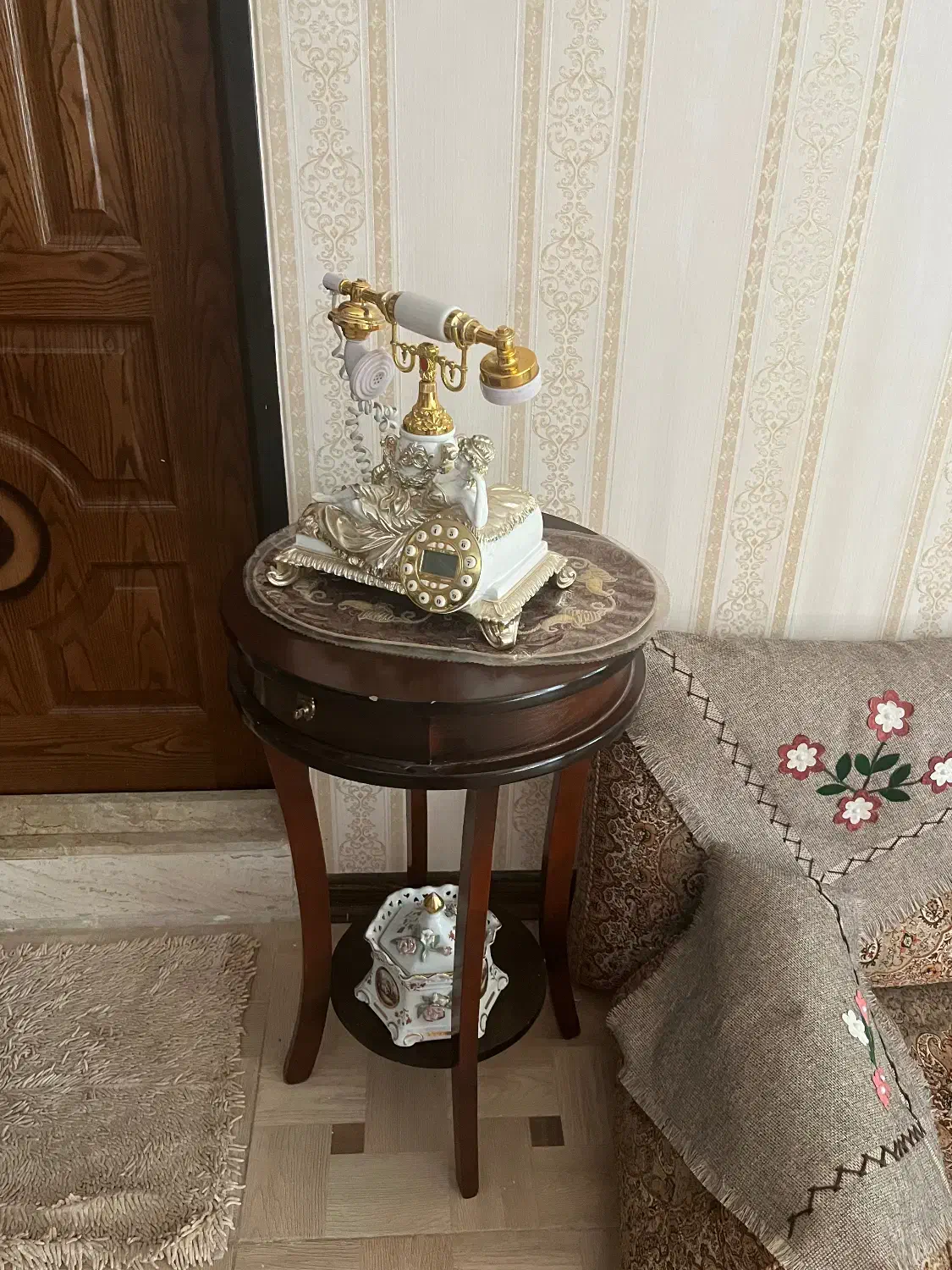 میز تلفن|میز تلفن|یزد, |دیوار