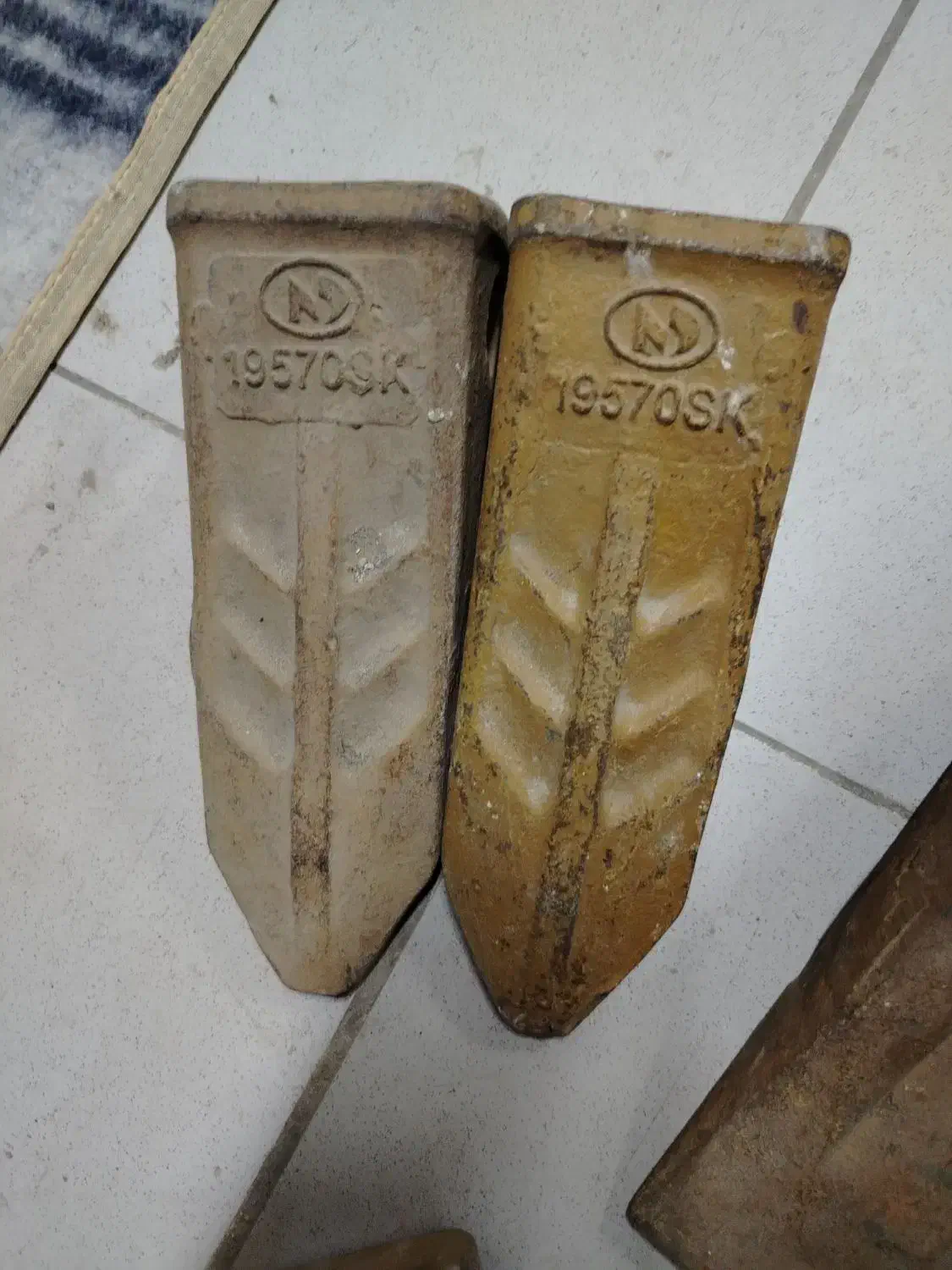 ناخن بیل 210 و220|ماشین‌آلات صنعتی|کیار, |دیوار