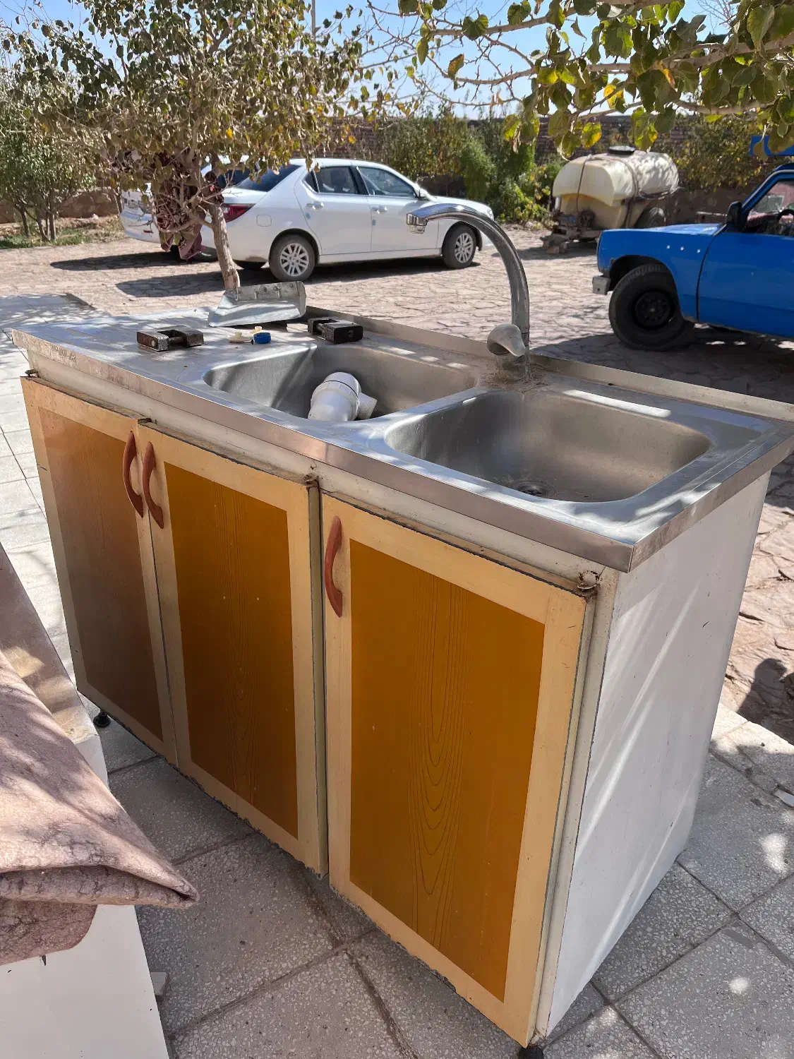 کابینت فلزی تمیز|مصالح و تجهیزات ساختمان|عطاملک, |دیوار