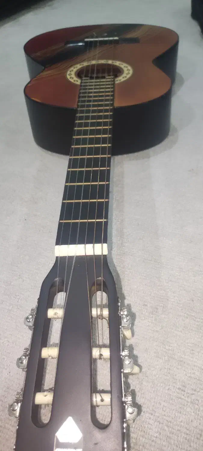 گیتار فروشی و معاوضه با اکانت کلش تاون 16.17یا کلن|گیتار، بیس، امپلیفایر|ایذه, |دیوار