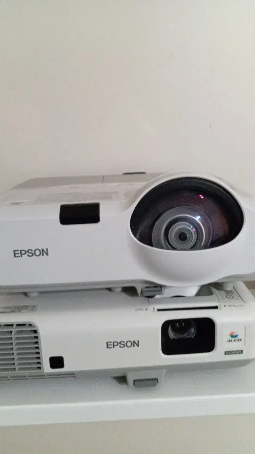 واردکننده ویدیو پروژکتور لوازم جانبی رایگان|تلویزیون و پروژکتور|کرج, چهارصد دستگاه|دیوار