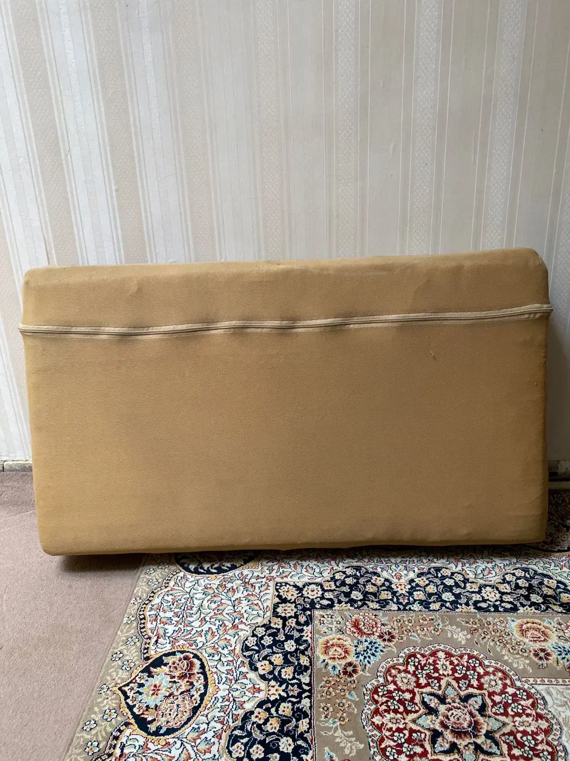 پشتی ماشینی چهارتاست|پشتی|باقرشهر, |دیوار