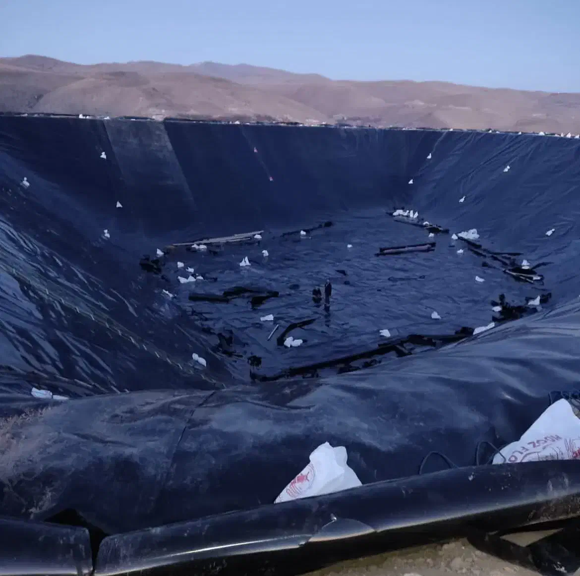 فروش و نصب استخر و ورق پلیمری (ژئوممبران)|خدمات پیشه و مهارت|میانه, |دیوار