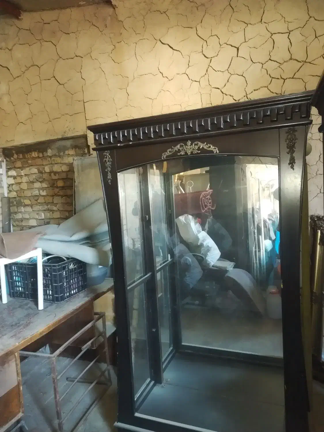 کمد لباس و عدد  و بوفه. سالم.|بوفه، ویترین، کنسول|قوچان, |دیوار