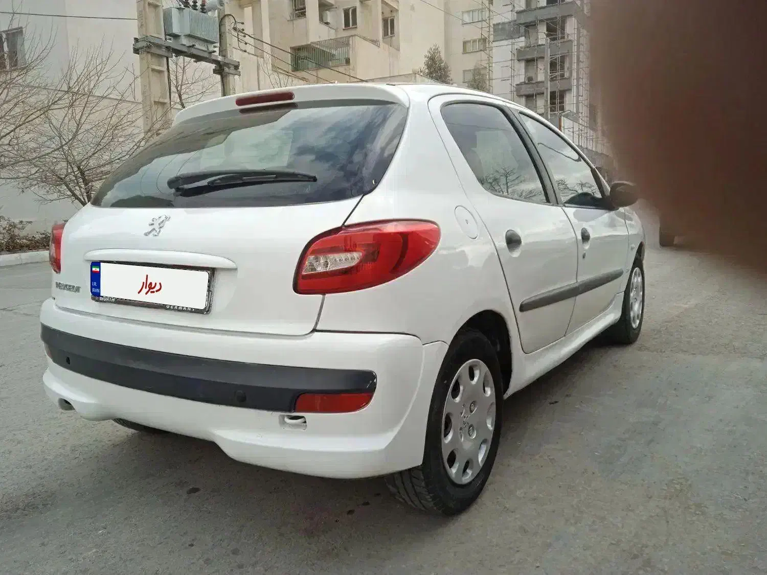 ۲۰۶مدل ۸۲سفید|خودرو سواری و وانت|پردیس, فاز ۸|دیوار