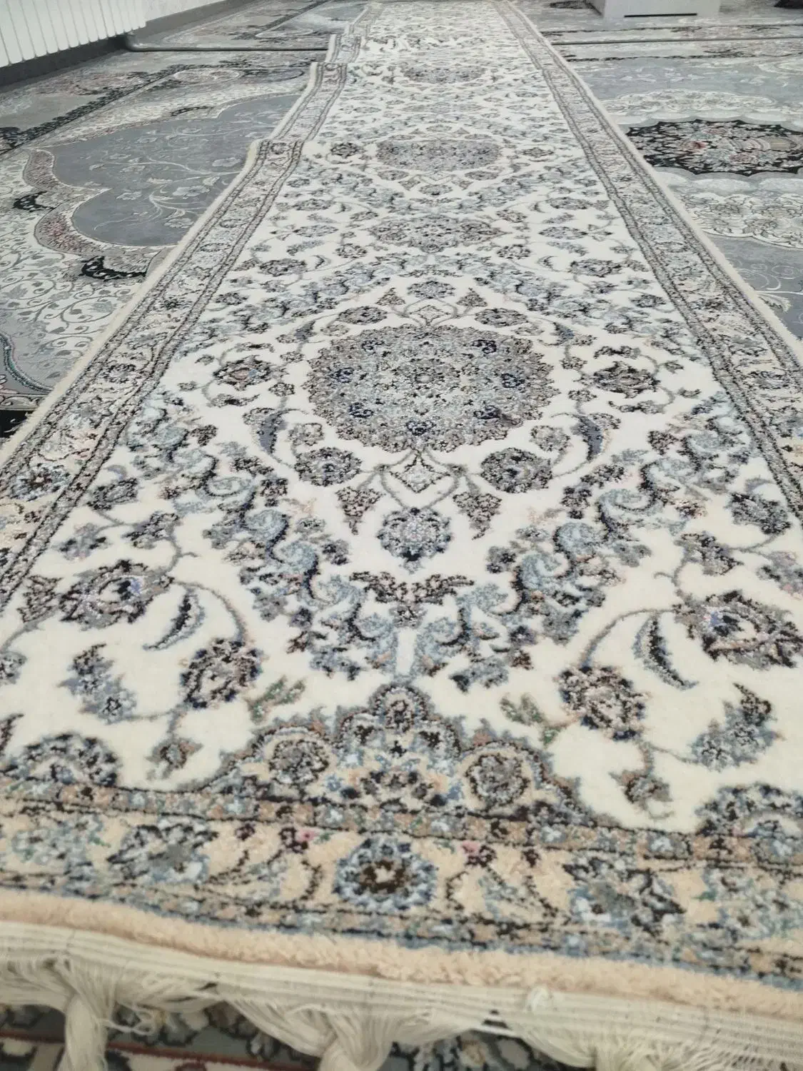 قالی  دستبافت نایین|فرش|اصفهان, ارغوانیه|دیوار