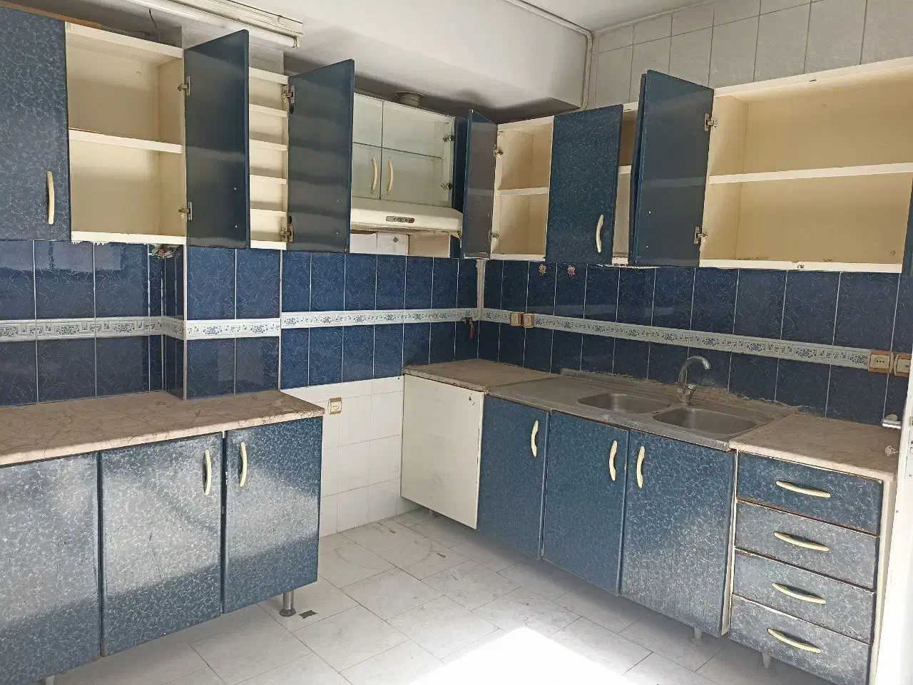 تک واحدی، طبقه دوم، سه خواب، پر نور، خوش نقشه|اجارهٔ آپارتمان|مشهد, سعد آباد|دیوار