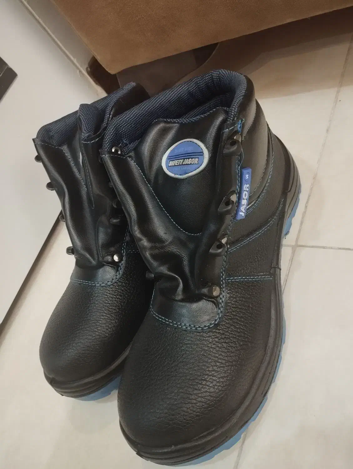 کفش کار|کیف، کفش، کمربند|شاهرود, |دیوار