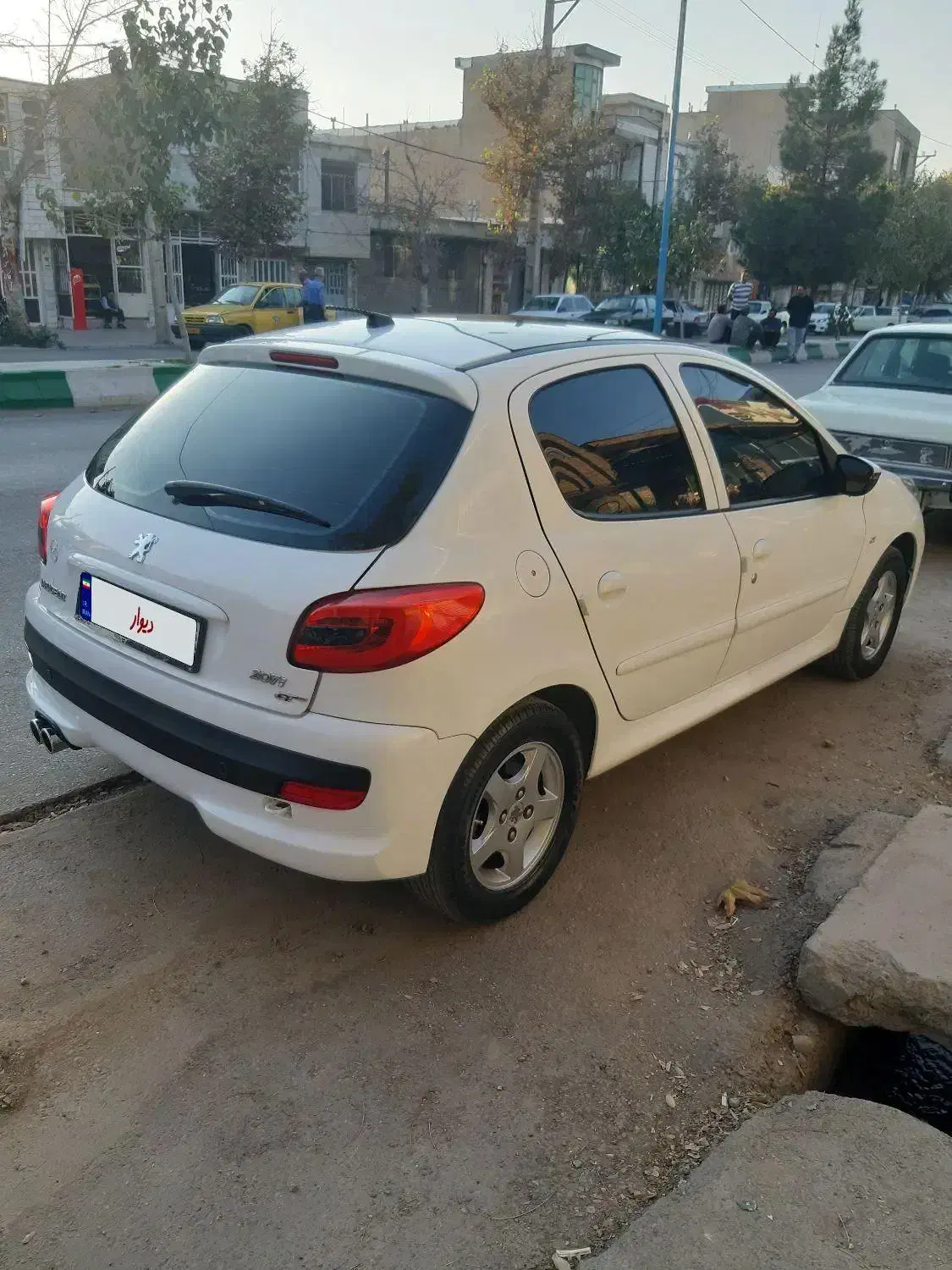 پژو ۲۰۷ عروسک|خودرو سواری و وانت|بروجرد, |دیوار