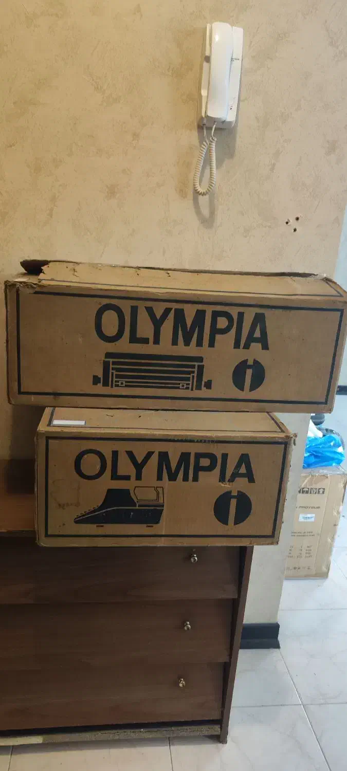 ماشین تایپ المپیا قدیمی|کلکسیون اشیاء عتیقه|مشهد, فردوسی|دیوار