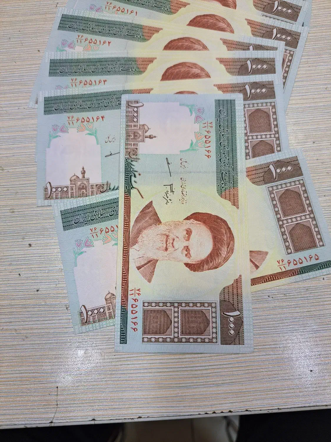 تعدادی اسکناس ۱۰۰۰ ریالی|کلکسیون سکه، تمبر، اسکناس|درگهان, |دیوار