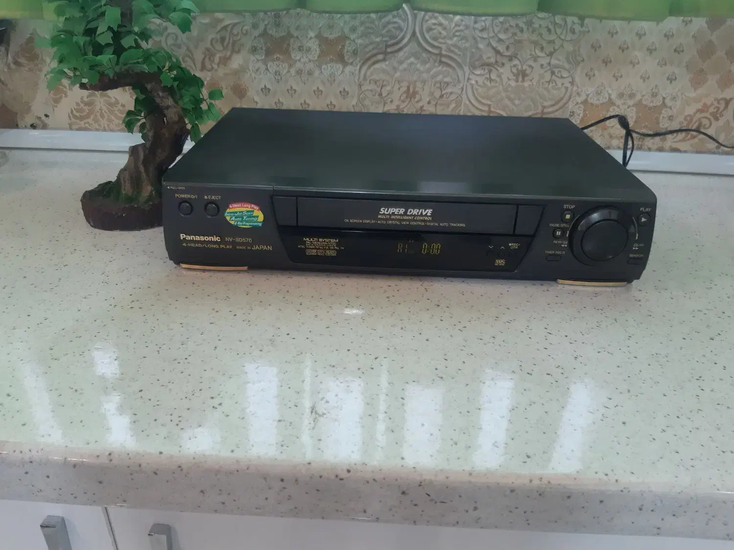 تعدادی ضبط وپخش  وویدئو ودیویدی|صوتی و تصویری|قم, انسجام|دیوار