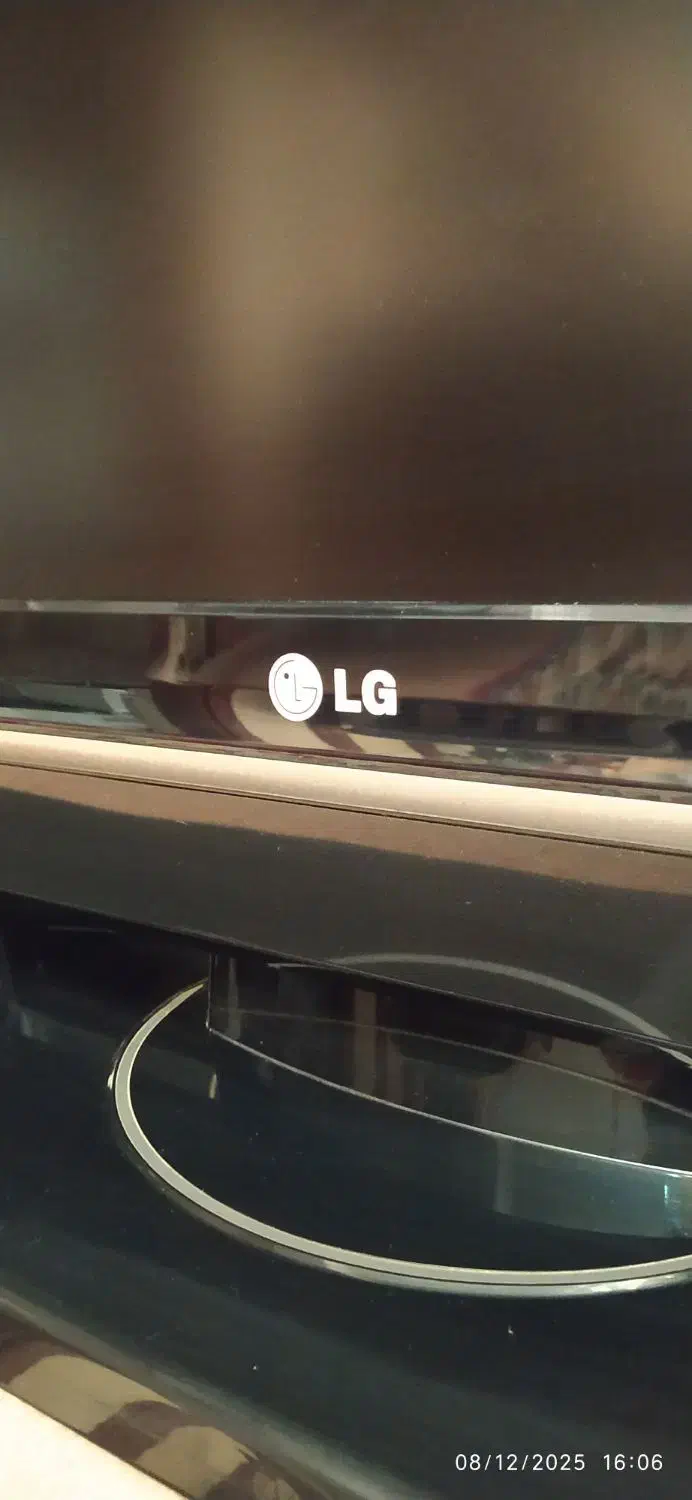 تلویزیون ال جی ال سی دی|تلویزیون و پروژکتور|تبریز, |دیوار